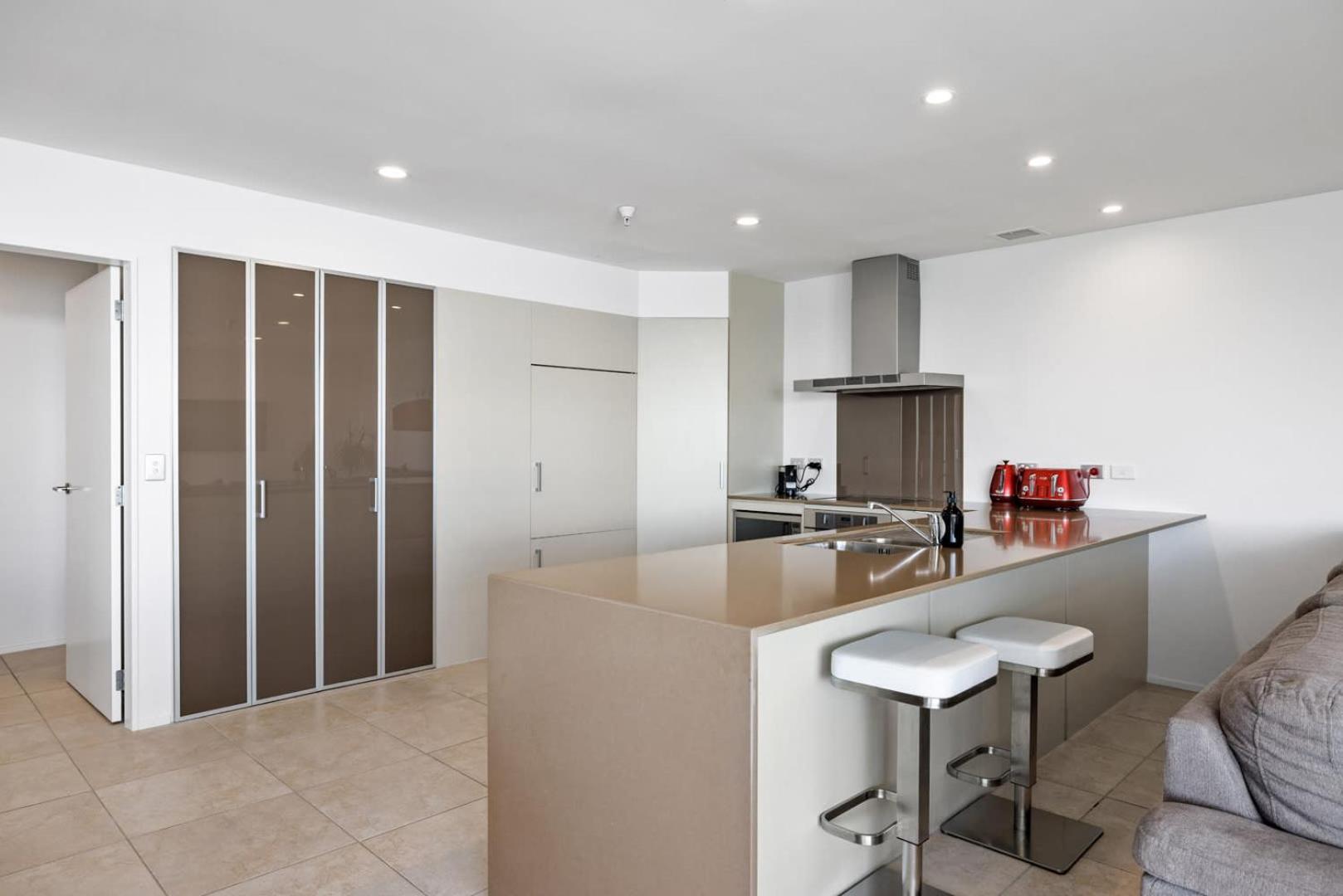 Oceanside Bliss - Absolute Beachfront - Uninterrupted Ocean Views With Pool Mount Maunganui Exterior photo